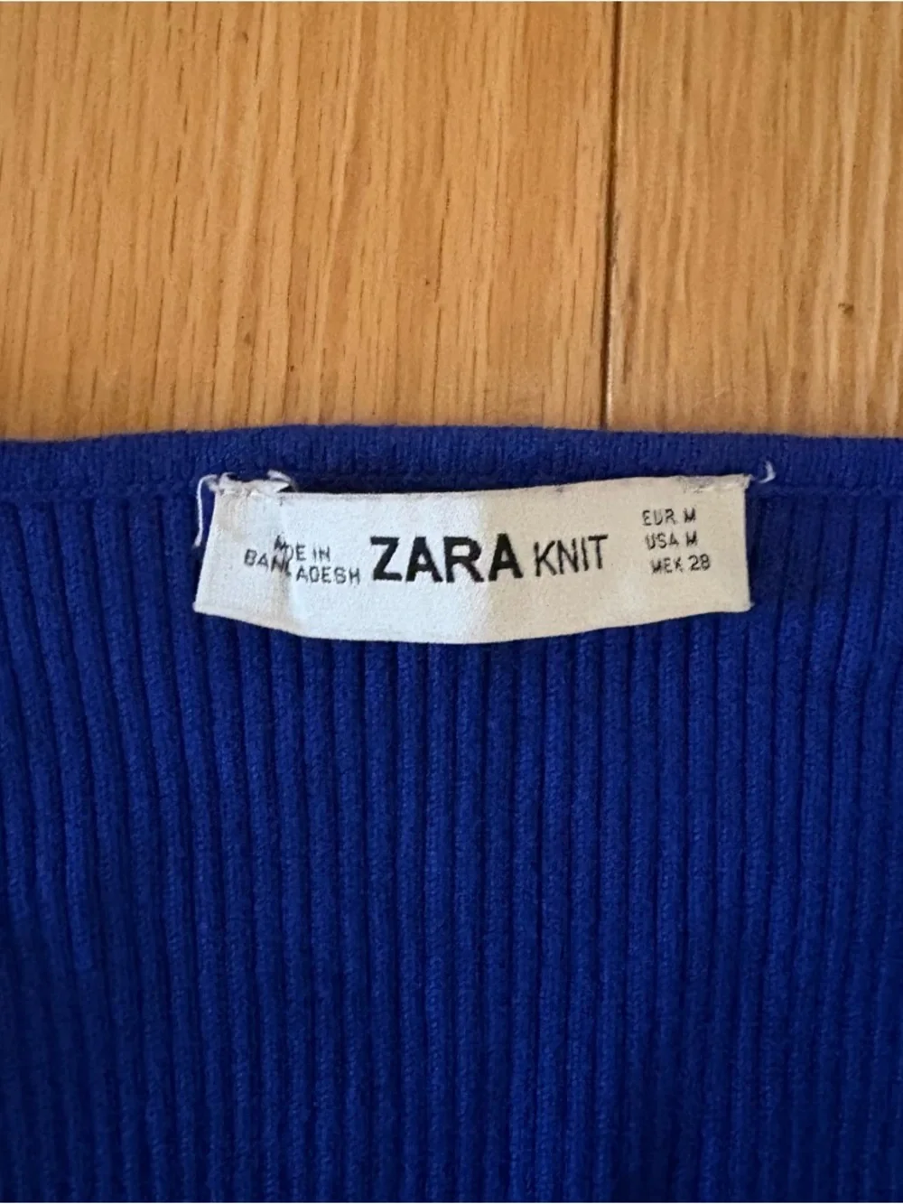 Zara Knit Women's Royal Blue cropped V-Neck Ribbed Top - Picture 2 of 3